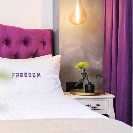 Freedom Apartments In City Center キエフ エクステリア 写真