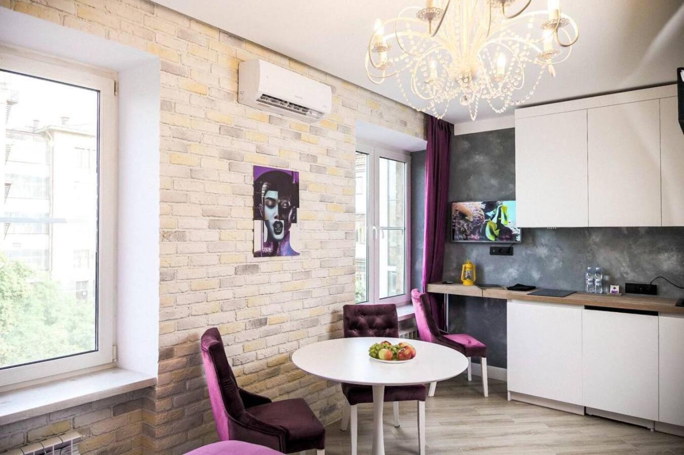 Freedom Apartments In City Center キエフ エクステリア 写真