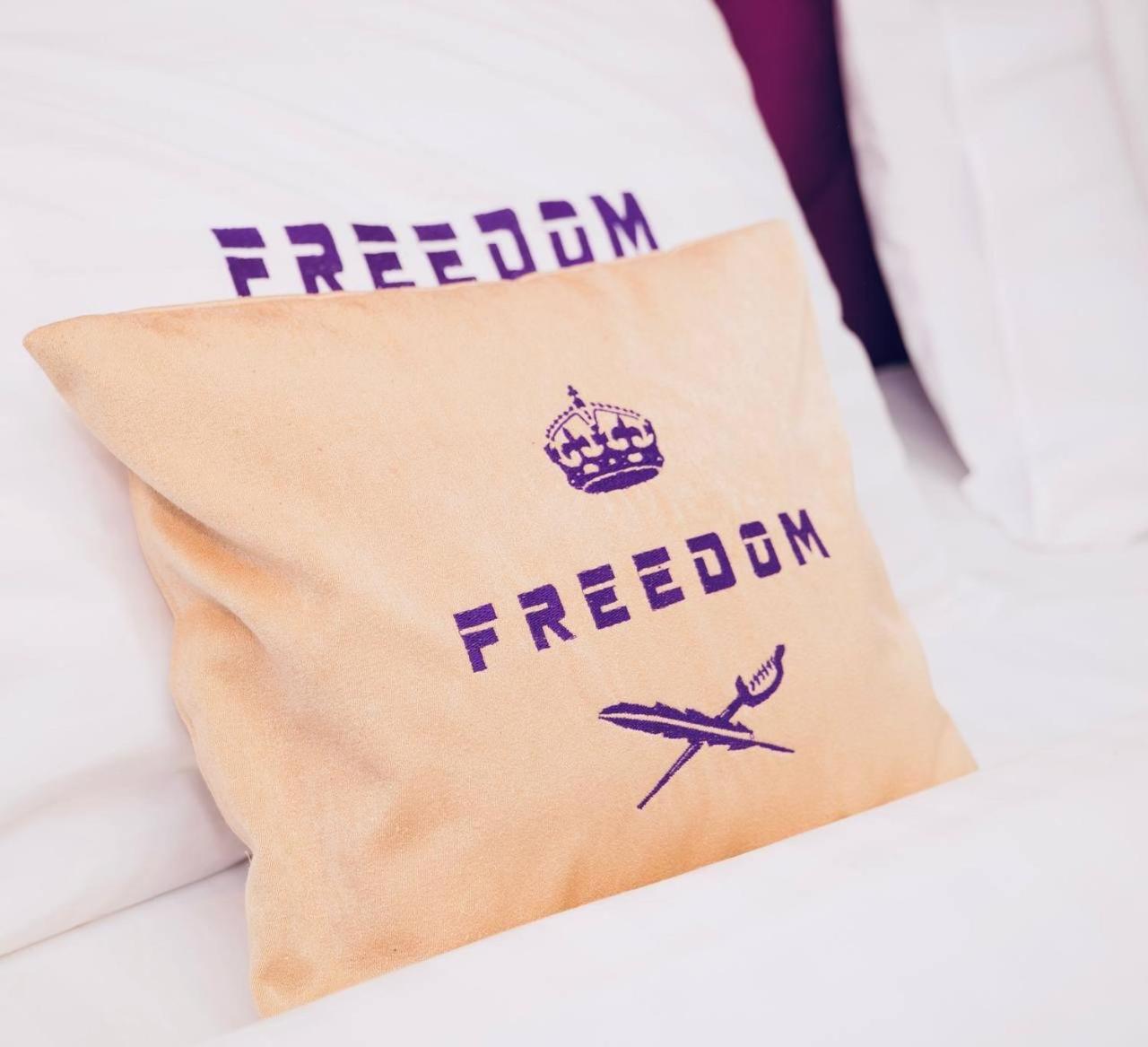 Freedom Apartments In City Center キエフ エクステリア 写真